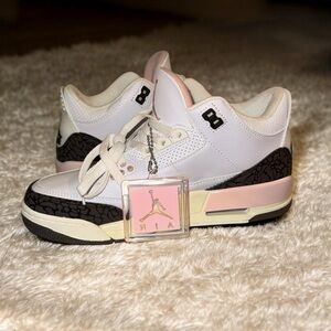 Women’s Air Jordan 3 Neapolitan